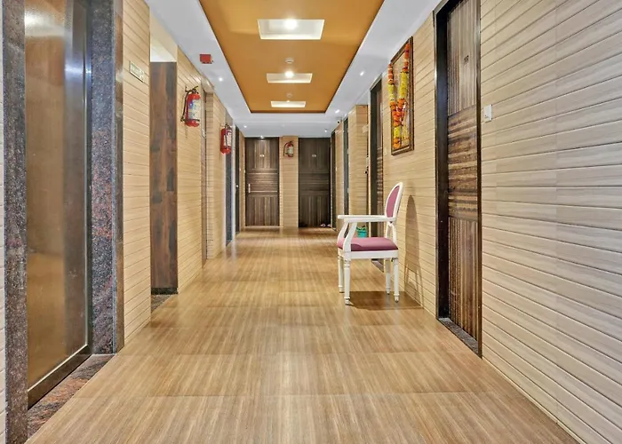 Oyo Flagship 83475 Hotel Starlight