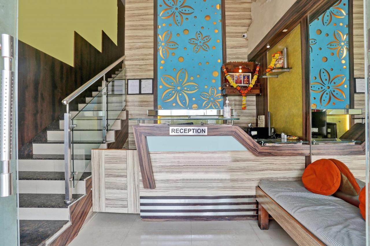 Hotel Oyo Flagship 83475 Hotel Starlight Mumbai